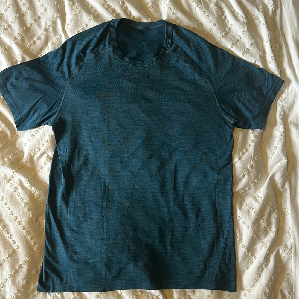 Lululemon Men’s TShirt License to Train Size L